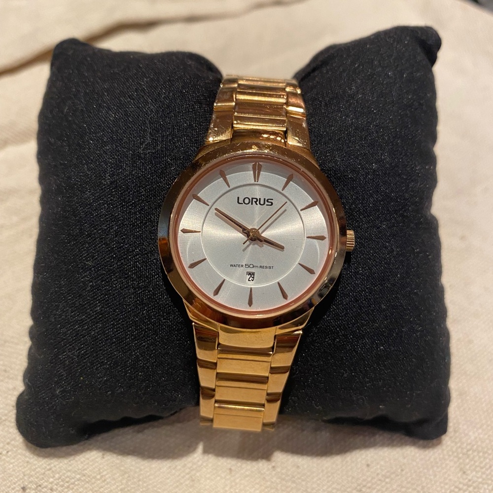 *Like New*LORUS Watch, date display, Rose Gold